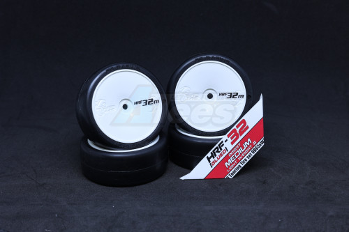 DS Racing Miscellaneous All Touring High Profile Tire No.32 Insert Medium 4pcs